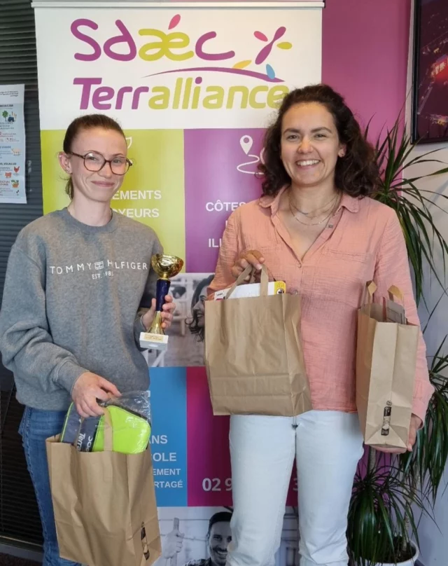 📢 𝐒𝐩𝐨𝐧𝐬𝐨𝐫𝐢𝐧𝐠 : @armor.vache 𝐩𝐨𝐮𝐫 𝐥𝐞 @salonagriculturecotesdarmor ! 📢

𝐀𝐫𝐦𝐨𝐫 𝐕𝐚𝐜𝐡𝐞 rassemble de jeunes passionnés d’élevage et de concours dans les Côtes‑d’Armor. Cette association dynamique vient valoriser le monde agricole sur notre beau territoire du 22 💪

Nous sommes fiers de 𝐬𝐩𝐨𝐧𝐬𝐨𝐫𝐢𝐬𝐞𝐫 𝐥𝐞s 𝐂𝐨𝐧𝐜𝐨𝐮𝐫𝐬 𝐉𝐞𝐮𝐧𝐞𝐬 𝐌𝐞𝐧𝐞𝐮𝐫𝐬 – 𝐫𝐚𝐜𝐞 𝐥𝐚𝐢𝐭𝐢𝐞̀𝐫𝐞𝐬 (𝟖‑𝟐𝟓 𝐚𝐧𝐬) organisé par Armor Vache lors du Salon de l’Agriculture des Côtes‑d’Armor, les 14‑15 juin. 😎

𝐉𝐞𝐮𝐧𝐞𝐬 𝐞́𝐥𝐞𝐯𝐞𝐮𝐫𝐬, 𝐢𝐧𝐬𝐜𝐫𝐢𝐯𝐞𝐳‑𝐯𝐨𝐮𝐬 et faites exploser le record de participation de l’an dernier ! Inscriptions jusqu’au 10 juin 🏆🐄